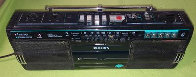 Staré rádio s magnetofonem Philips D8184