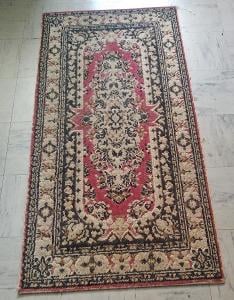 koberec s perským vzorem