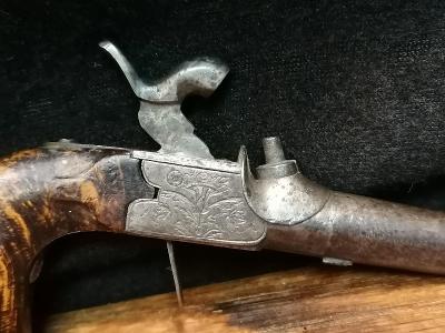 Starožitná  kapesní mini perkusní pistole