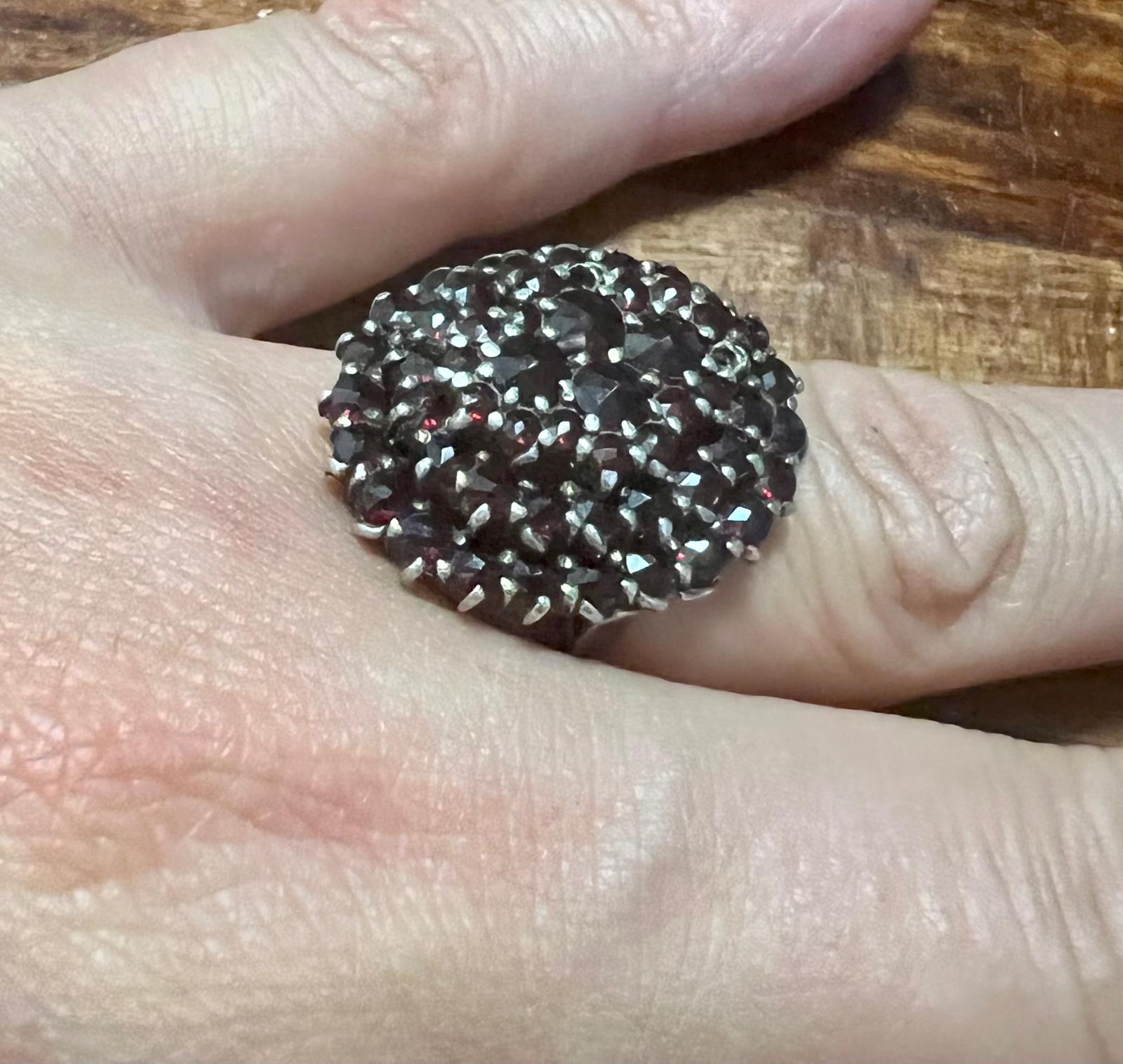Krásný ag stříbrný starožitný prsten s ČESKÝMI GRANÁTY - TOP STAV  - Starožitné šperky
