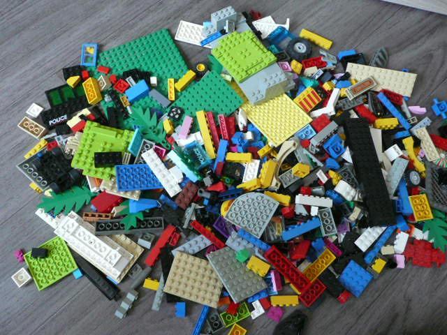 1 kg Lego - mix rok 1980 - 2010  set.č.5 - Hračky