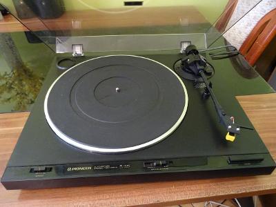 Prodam gramofon-PIONEER PL-255