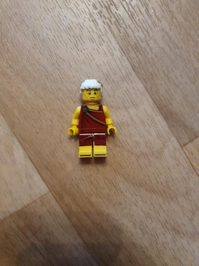 LEGO minifigures - figurka - série: 9 Caesar - Hračky