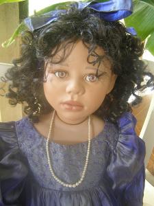 krásná porcelánová panenka  CH.ORANGE .NAOMI-85CM 