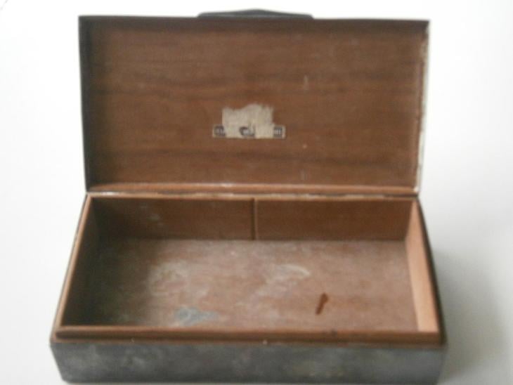 Stříbrná krabice, Německo. Zlata patina. Ag.835/1000.   391,5 Gramu. 