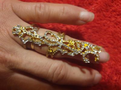 Zajímavý dámský prsten + řetízek s přívěskem