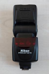Blesk Nikon SB-700