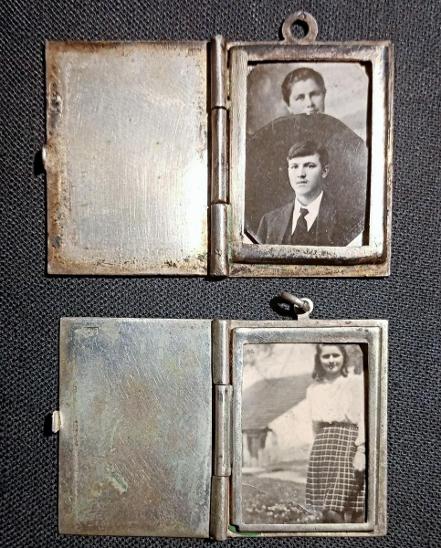 2 X Ag Staré stříbrné knížky na foto 21 gr krásný stav nečištěno 