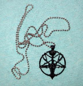 Pentagram s řetízkem