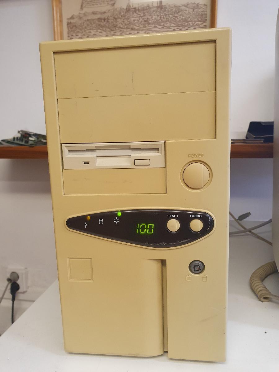 PC 486 DX4/100MHZ, 4MB RAM, 520MB HDD, GK: Avance Logic, spousta