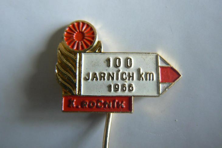 STARÝ ODZNAK 100 JARNÍCH KM 1966 - Sport a turistika