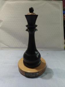 Stará šachová cena - ocenění - 1962 - dřevěná figura - dáma 