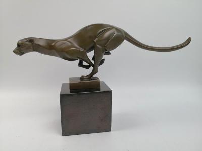 Běžící jaguár nebo panter, současné moderní umění bronzová socha