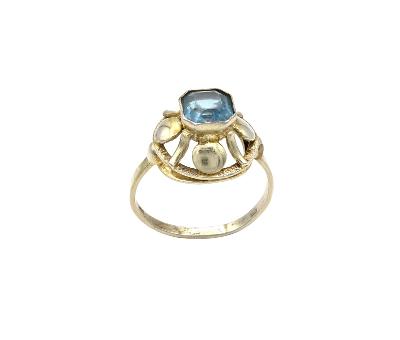 Stříbrný pozlacený prsten s modrým kamenem