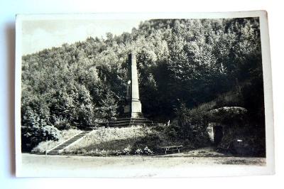 BRANDÝS NAD ORLICÍ pomník Komenský Ústí nad Orlicí MF 1954 T9 sleva