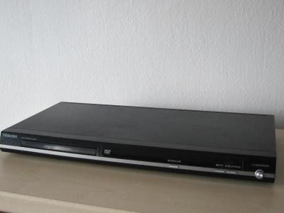 DVD přehrávač Toshiba SD-281EKE / netestovaný / bez kabelu / na díly