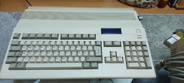 Amiga 500 komplet - Počítače a hry