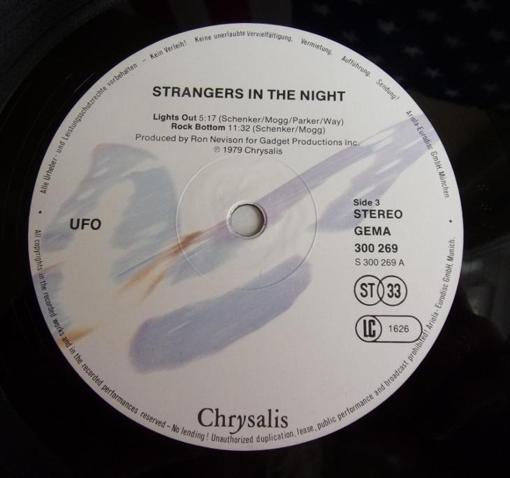 ⭐️ 2LP: UFO - STRANGERS IN THE NIGHT, skoro jako nová, West Germany - LP / Vinylové desky
