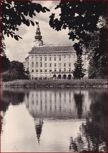 Kroměříž * pohled na zámek, jezero, park * V421