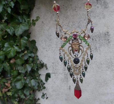 Luxusní secesní náhrdelník, brouk, lebka, Jablonecko