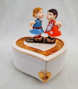 Nádherný hrací strojek : Srdce s líbajícími panenkami