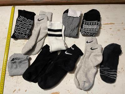 9 párů pánských ponožek - NIKE a další - velikosti 40-44