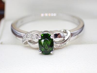 Luxusní prsten- ruský smaragd, diamant