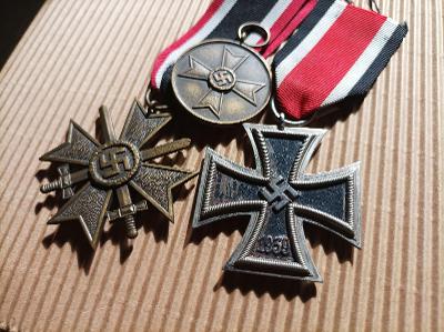 Železný kříž 2 tř., Záslužný kříž 2 tř.meče,medaile vál.zas. Kříže 
