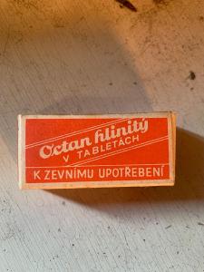 Tablety octan hlinity
