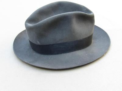 Starý pánský klobouk, šedý -Tonak,  Lázně Poděbrady