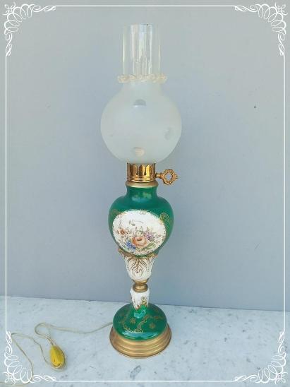 Luxusní porcelánová malovaná lampa zdobená mosazí   - Starožitnosti