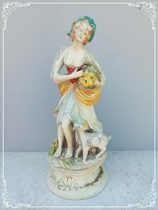 Stará porcelánová zdobená dekorativní socha selky 55 cm