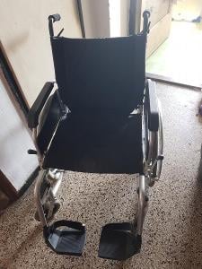 Invalidní vozík takřka nový 