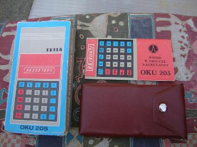 Retro kalkulačka TESLA OKU 205 asi nikdy nepoužita nález komplet stav