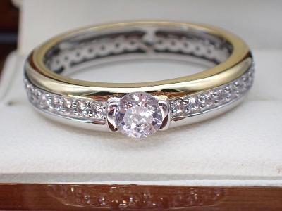 Luxusní stříbrný prsten