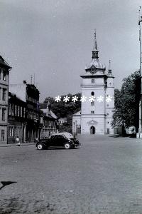 Teplice, Zámecké náměstí, 1966, automobil