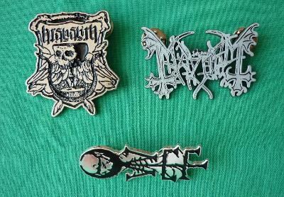 Kovové odznaky black metalových kapel