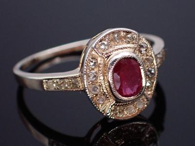 Luxusní prsten rubín+ diamanty