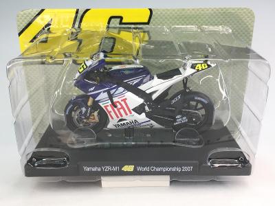 Yamaha YZR-M1 World Championship 2007 - Valentino Rossi 1/18 Leo (R-10