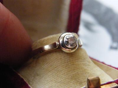 Diamantový art deco prsten od 1 Kč