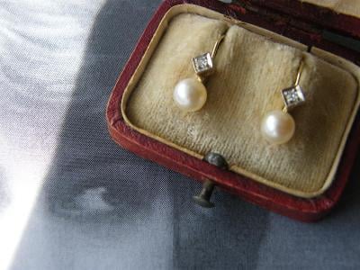 Diamantové perlové zlaté náušnice od 1 Kč!