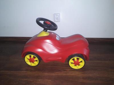 Červené autíčko - odrážedlo pro děti 3+