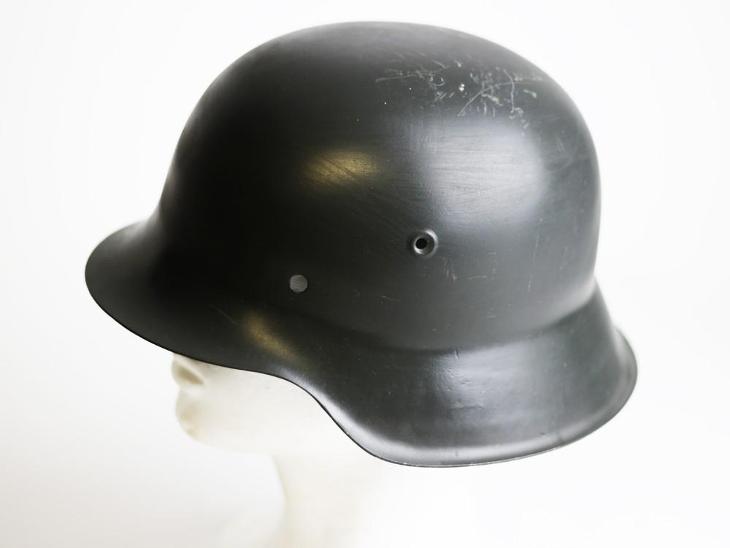 Německá helma M42, původní s úpravami - Vojenské sběratelské předměty