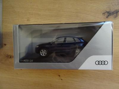 Audi Q5 dealerský obal