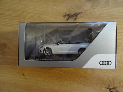 Audi A5 Cabriolet dealerský obal