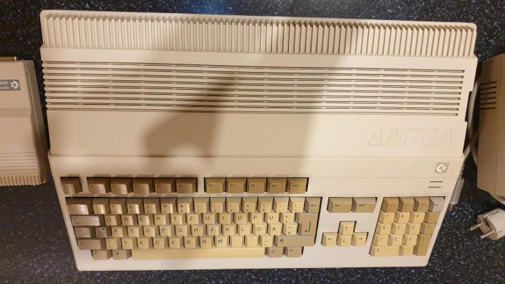 Commodore Amiga 500, modulator A520 - Počítače a hry