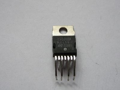 Napěťový regulátor - zdroj L4962EH - 5-40V/1,5A 