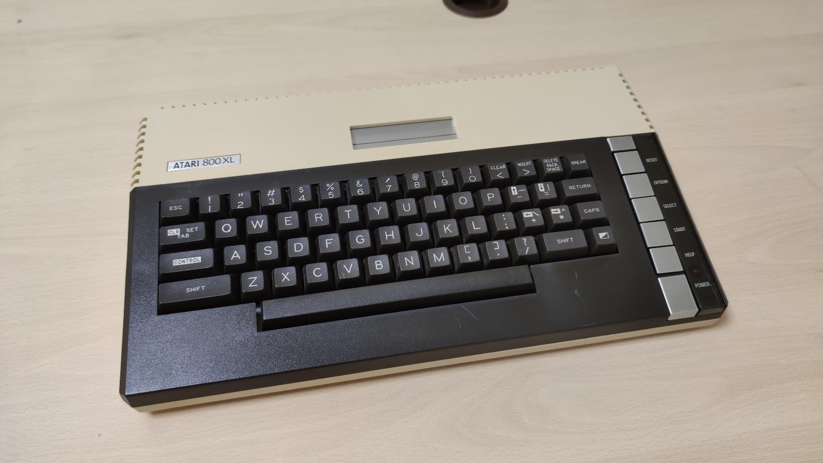 Atari 800 XL - Počítače a hry