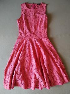 Krajkované šaty Orsay