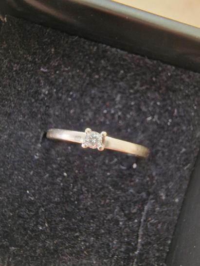 Zlatý prsten s diamantem, certifikát  - Šperky